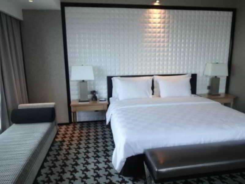 Ts Suites Surabaia Exterior foto